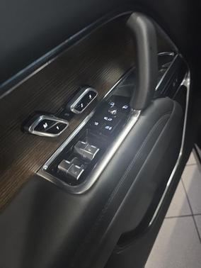 Santorini Black 2025 Land Rover Range Rover AUTOBIOGRAPHY