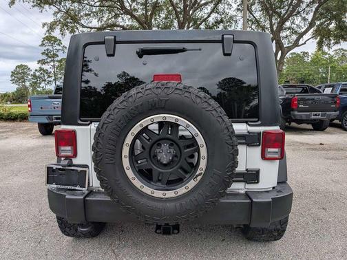 Bright White Clearcoat 2016 Jeep Wrangler Unlimited Rubicon