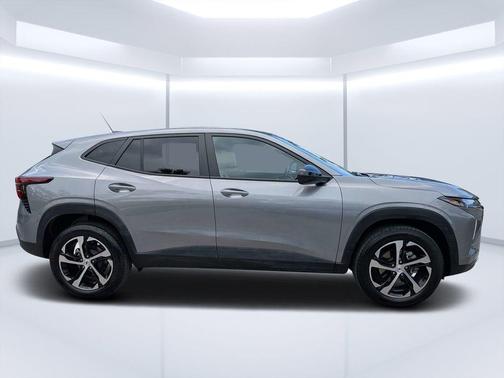 Sterling Gray Metallic 2025 Chevrolet Trax 1RS