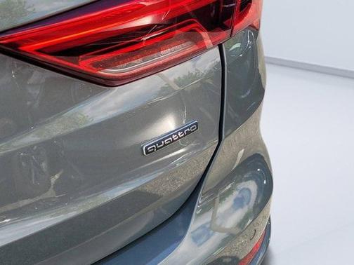 2022 Audi Q3 40 Premium