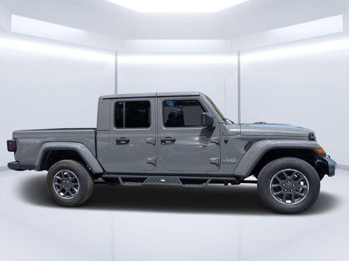 Sting Gray Clearcoat 2020 Jeep Gladiator Overland