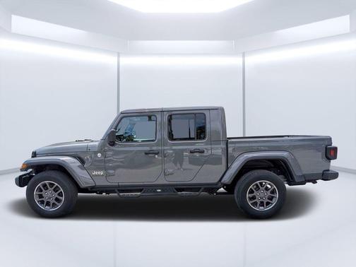Sting Gray Clearcoat 2020 Jeep Gladiator Overland