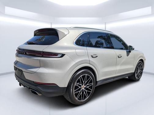 2024 Porsche Cayenne Base