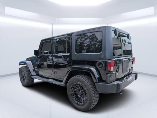 Black Clearcoat 2016 Jeep Wrangler Unlimited Sahara