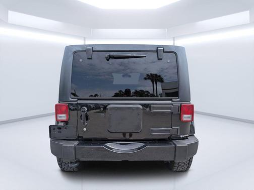 Black Clearcoat 2016 Jeep Wrangler Unlimited Sahara