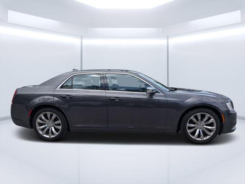 2018 Chrysler 300 Touring