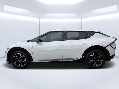 Snow White Pearl 2024 Kia EV6 Wind