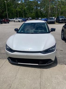 Snow White Pearl 2024 Kia EV6 Wind