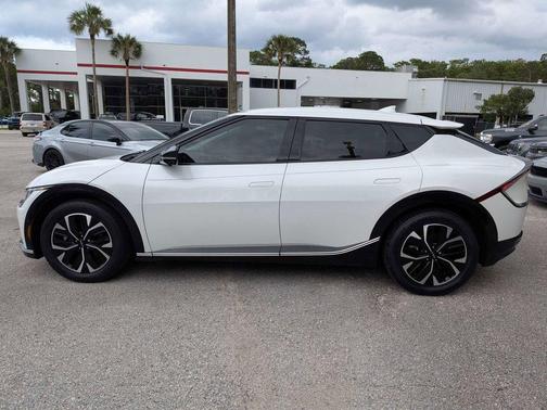 Snow White Pearl 2024 Kia EV6 Wind