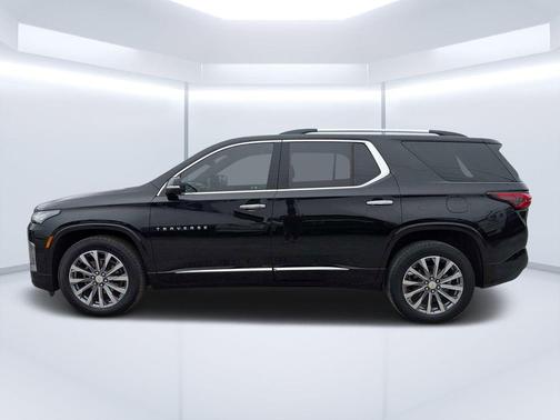 Mosaic Black Metallic 2023 Chevrolet Traverse Premier