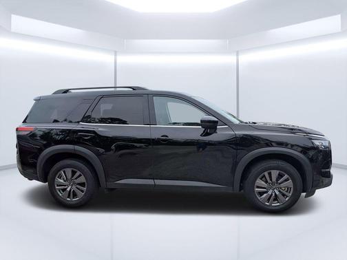 Black 2025 Nissan Pathfinder SV