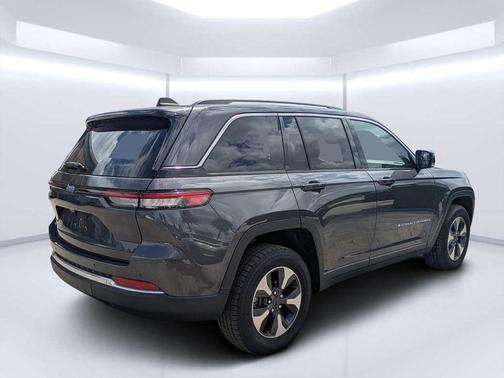 Metallic 2024 Jeep Grand Cherokee 4xe Base
