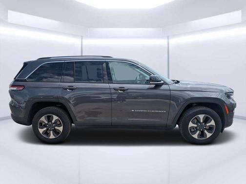 Metallic 2024 Jeep Grand Cherokee 4xe Base