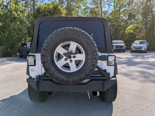 Bright White Clearcoat 2017 Jeep Wrangler Sport