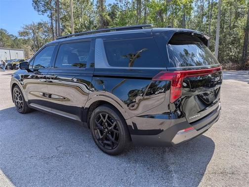2025 Kia Carnival SX