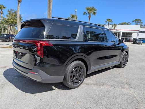 2025 Kia Carnival SX