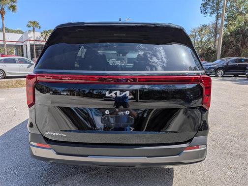 2025 Kia Carnival SX