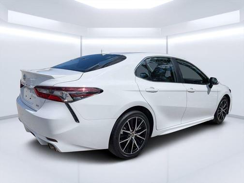 Ice 2023 Toyota Camry SE