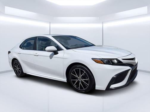 Ice 2023 Toyota Camry SE