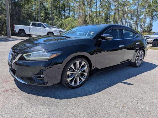 Black 2023 Nissan Maxima Platinum