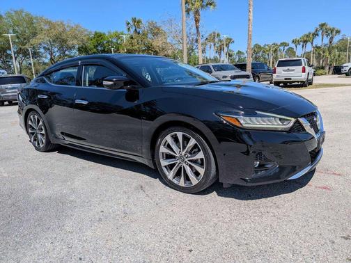 Black 2023 Nissan Maxima Platinum