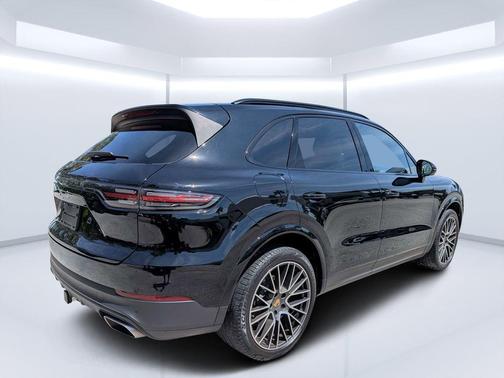 Black 2022 Porsche Cayenne Platinum Edition