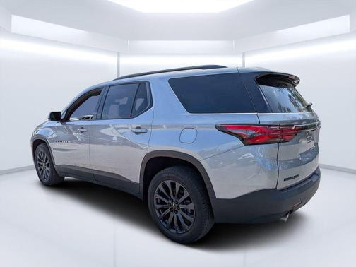 Sterling Gray Metallic 2023 Chevrolet Traverse RS