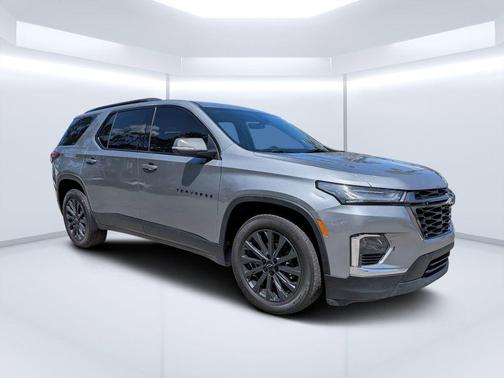 Sterling Gray Metallic 2023 Chevrolet Traverse RS