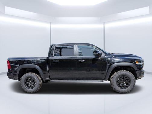 Diamond Black 2026 RAM 1500 RHO