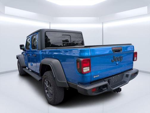 Hydro Blue Pearlcoat 2025 Jeep Gladiator Sport