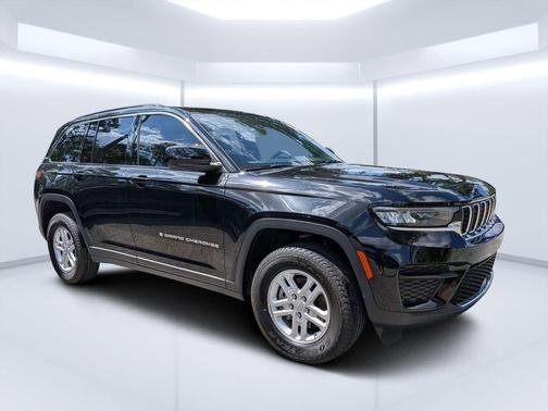 Diamond Black 2024 Jeep Grand Cherokee Laredo