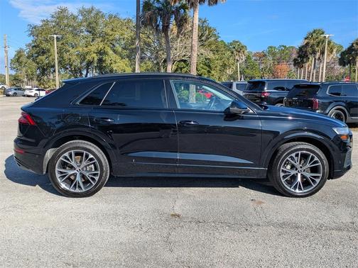 2021 Audi Q8 55 Premium