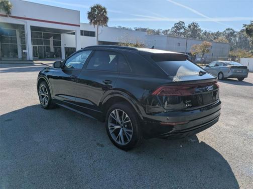 2021 Audi Q8 55 Premium
