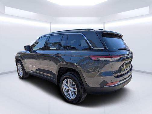 Metallic 2026 Jeep Grand Cherokee Laredo