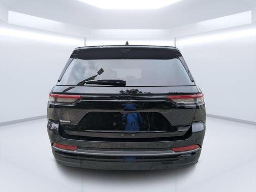 Diamond Black 2026 Jeep Grand Cherokee Summit