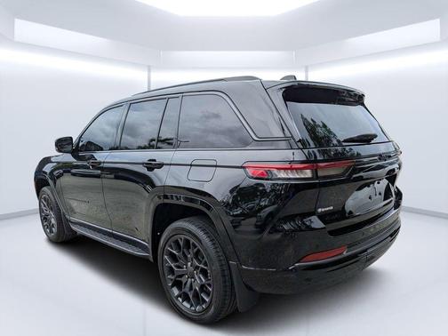 Diamond Black 2026 Jeep Grand Cherokee Summit