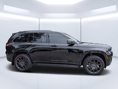 Diamond Black 2026 Jeep Grand Cherokee Summit