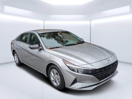 2023 Hyundai ELANTRA SE