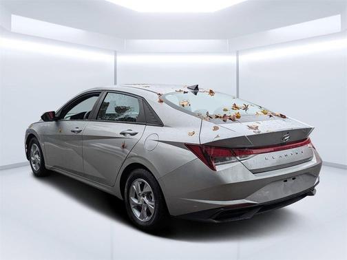 2023 Hyundai ELANTRA SE