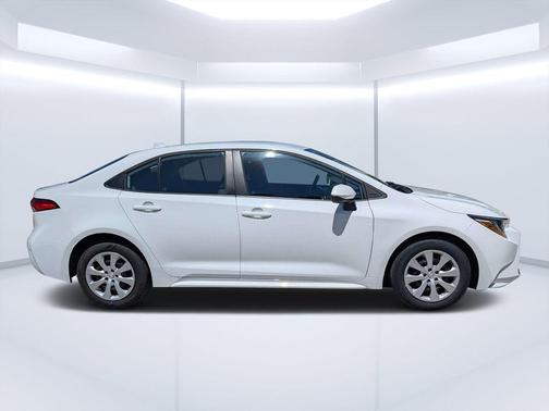 Ice 2023 Toyota Corolla LE