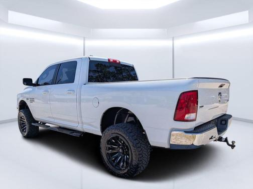 Bright White Clearcoat 2019 RAM 1500 Classic SLT