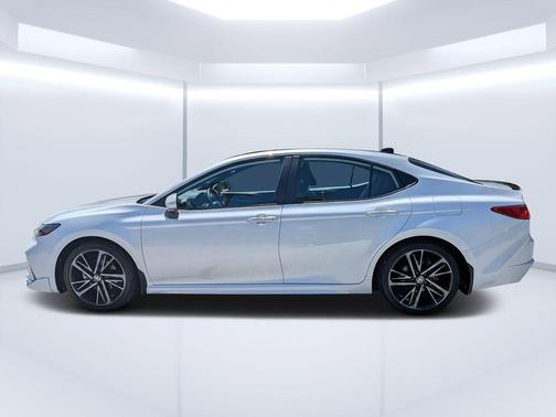 Pearl 2025 Toyota Camry XSE