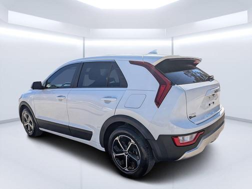 2024 Kia Niro LX