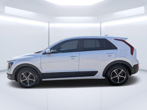 2024 Kia Niro LX