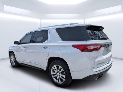 Iridescent Pearl Tricoat 2018 Chevrolet Traverse High Country