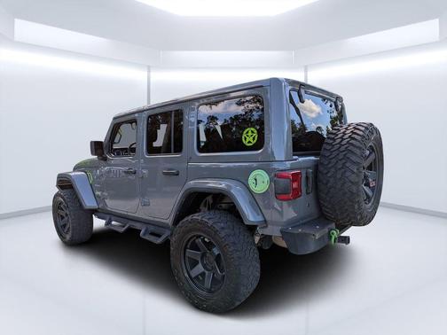 Sting Gray Clearcoat 2019 Jeep Wrangler Unlimited Sahara