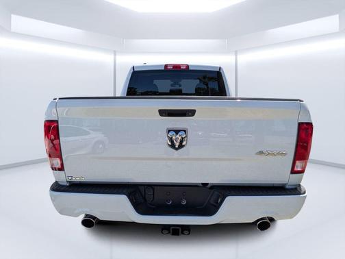 Bright White Clearcoat 2018 RAM 1500 Express