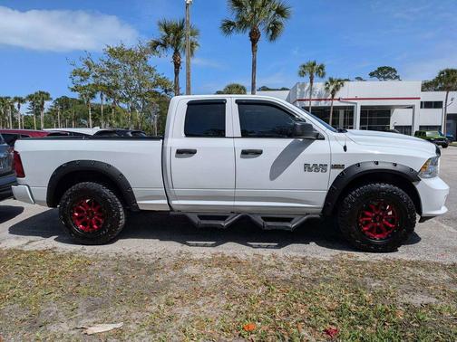 Bright White Clearcoat 2018 RAM 1500 Express