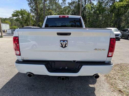 Bright White Clearcoat 2018 RAM 1500 Express