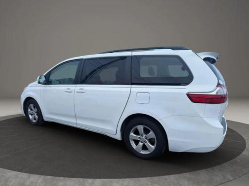 2016 Toyota Sienna L